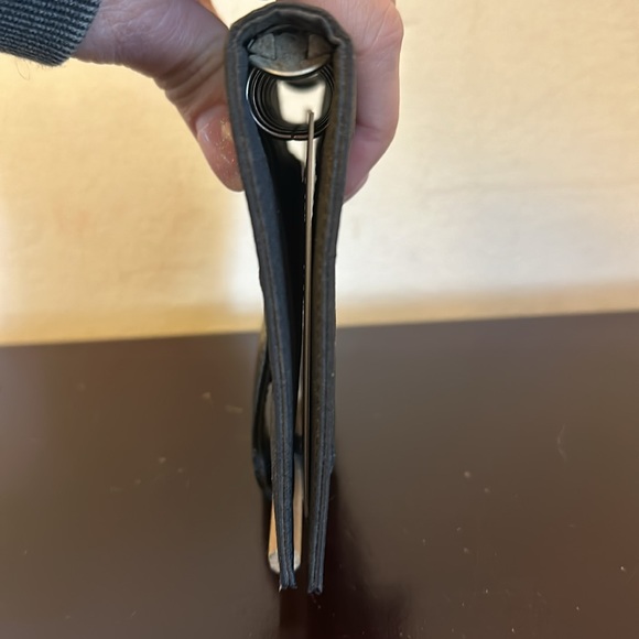 Fendi black 6 ring agenda with Fendi pencil! Authentic ! Silver hardware! - Picture 8 of 10